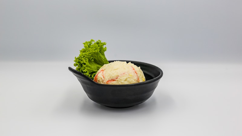 ポテトサラダにりんごを入れるのはどこから?発祥と広まった理由をやさしく解説
