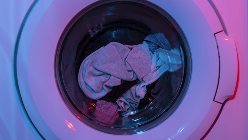 汗でできた青いシミの落とし方｜服の原因別ケアと自宅でできる対処法